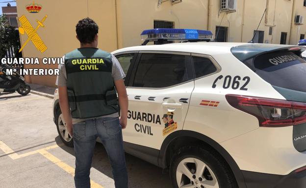 Tres detenidos por un robo con violencia en el que usaron una cadena para dar una paliza a su víctima
