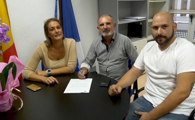 Un vecino de Roquetas dona 200 ficus al Ayuntamiento