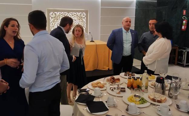 El presidente provincial de Vox asegura que los ediles roqueteros «han traicionado a sus votantes»