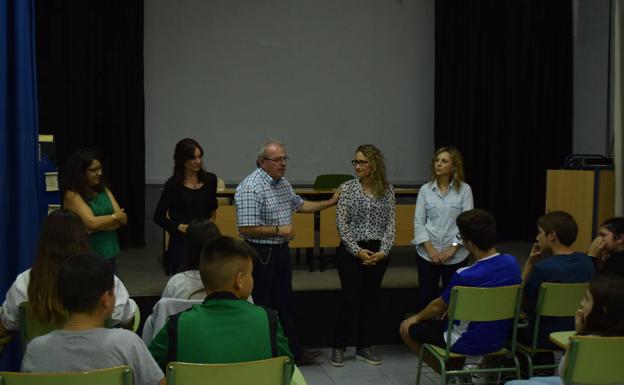 Arrancan en Vícar los talleres 'Código Joven'