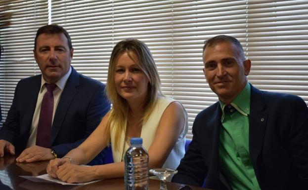 Ciudadanos pide la dimisión de Amat tras prestar declaración como investigado por los contratos a su yerno