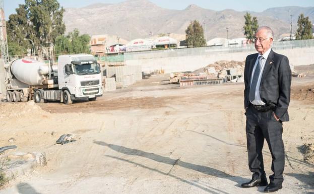 Avanzan a buen ritmo las obras del futuro campo de fútbol de El Parador