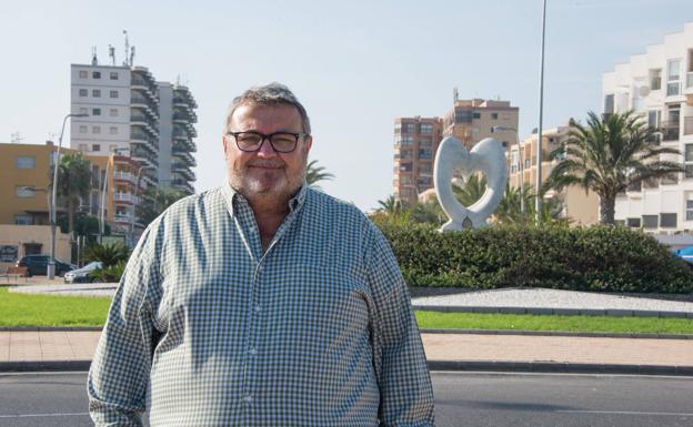 El PSOE pide explicaciones a Amat por su reciente declaración como investigado por el caso de los contratos a su yerno