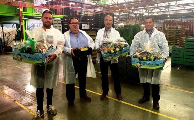 Todos los participantes de la Media Maratón de Roquetas tendrán una caja de verduras gracias a Cohorsan