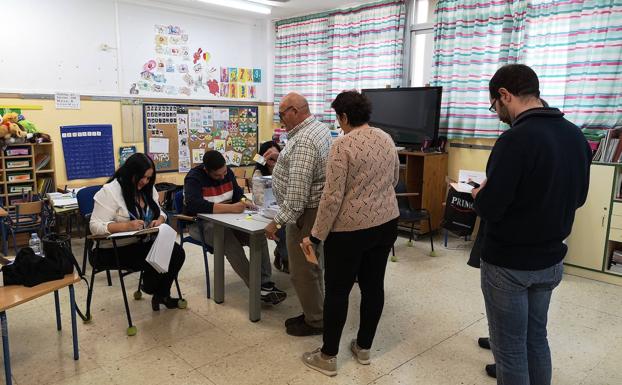 Vox gana las elecciones en Roquetas con un 30%