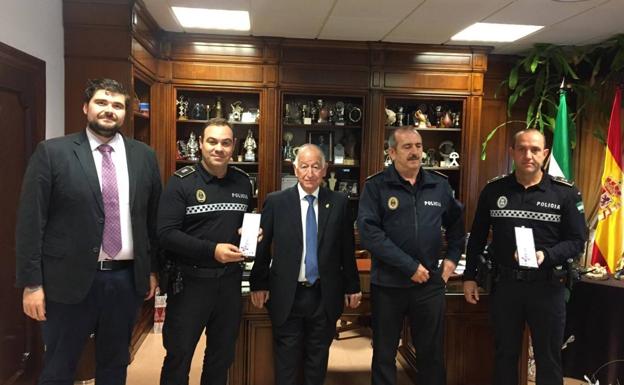 La Policía Municipal de Madrid reconoce a los agentes Ricardo Alemán y Rafael Moya
