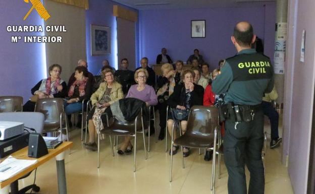 Detenido en Roquetas el autor de dos robos a mujeres con violencia