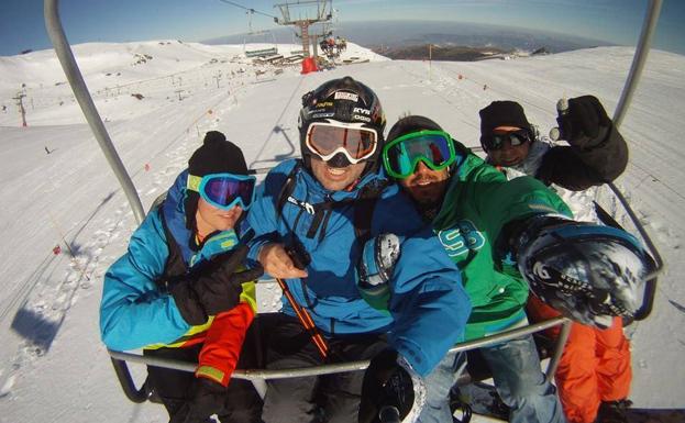 Dos salidas en marzo llevarán a 110 personas a disfrutar de Sierra Nevada tres días
