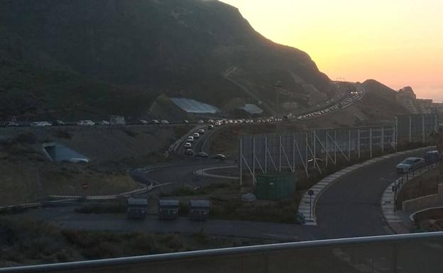 Subdelegación aconseja planificar bien los desplazamientos para evitar los atascos