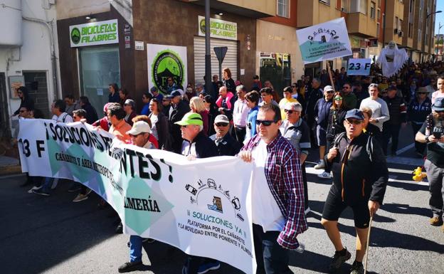 Protesta festiva por una solución definitiva para el Cañarete