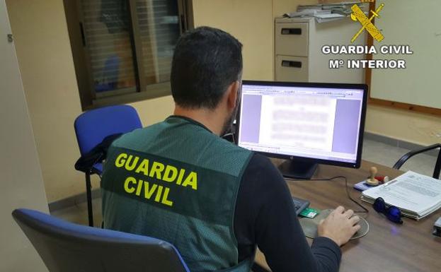 A prisión por agredir sexual y físicamente a una agente de la Guardia Civil en Roquetas