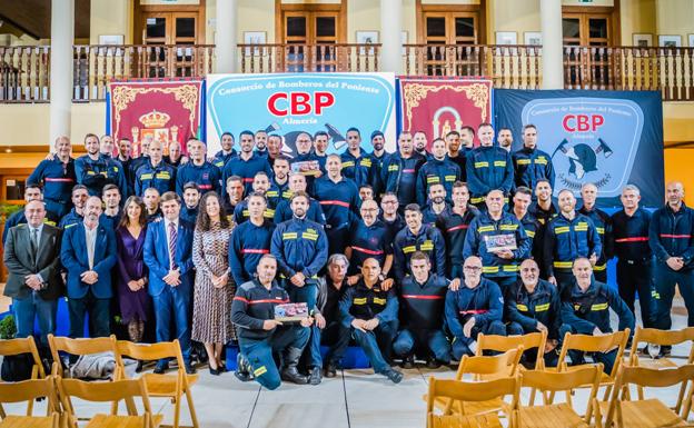 Roquetas acogió la primera ceremonia del patrón de los bomberos del Poniente