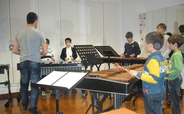Roquetas suspende la actividad educativa y lúdica en sus instalaciones, así como los mercadillos por el coronavirus