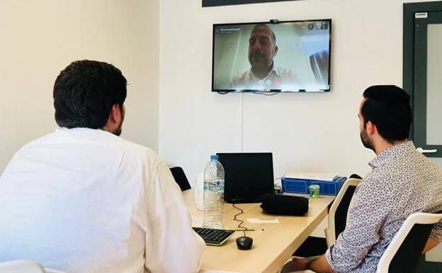 Roquetas cierra sus oficinas al público y refuerza la atención telemática