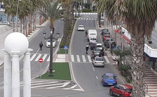 La Policía de Roquetas ha multado ya a 14 vecinos por incumplir las restricciones del coronavirus