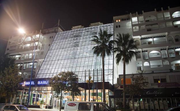 Los hoteles de Roquetas contienen la respiración ante una crisis que ya ha arruinado la Semana Santa