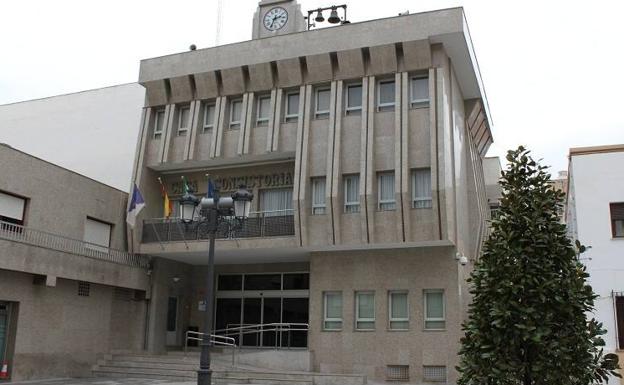 Somos plantea exenciones fiscales de impuestos municipales en Roquetas para los colectivos más afectados por la crisis