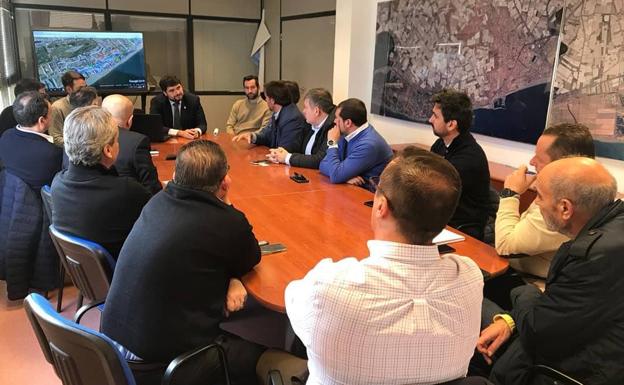 La nueva ordenanza de movilidad de Roquetas afronta la regulación de aparcamientos, vados, autocaravanas o bicicletas