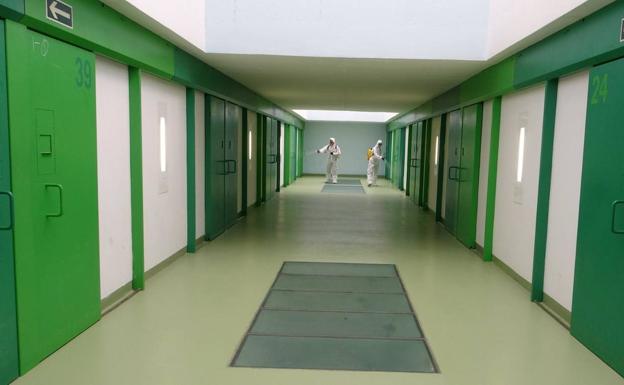 Entra en prisión por saltarse el confinamiento y agredir a tres Guardias Civiles en Roquetas