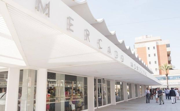 Los puestos vacantes en los mercados de Roquetas y Aguadulce se pueden solicitar hasta el 5 de junio