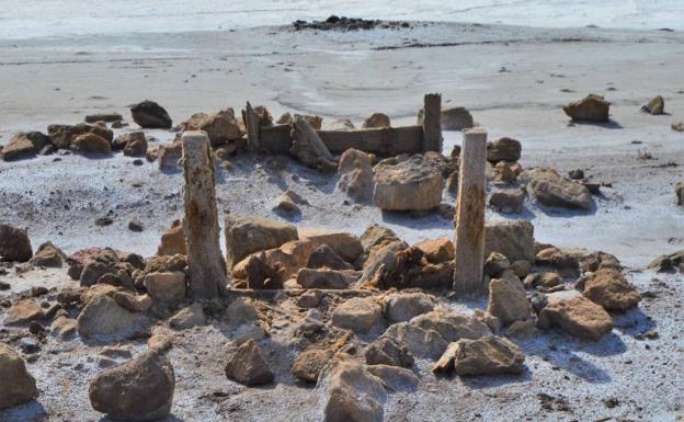 El vandalismo destroza uno de los últimos símbolos de las Salinas de San Rafael de Roquetas