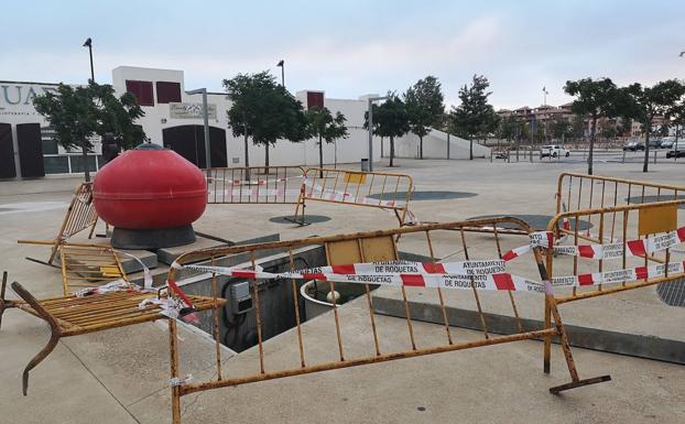 Desarrollo Urbano trabaja en la reparación de las fuentes del parque de Los Bajos de Roquetas