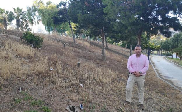 Cs reclama un plan de conservación para evitar que Roquetas «siga perdiendo zonas verdes»