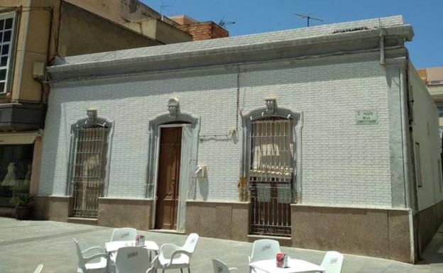 Piden la intervención del Gobierno para salvar de la demolición la casa de Anita Guerrero de Roquetas