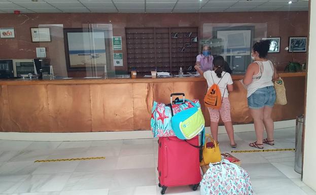 La Residencia de Tiempo Libre de Aguadulce recibe a sus primeros huéspedes de la temporada