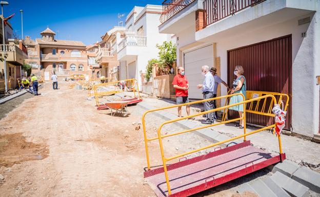 El PSOE denuncia la tala de una treintena de árboles en el barrio Puertosol de Roquetas
