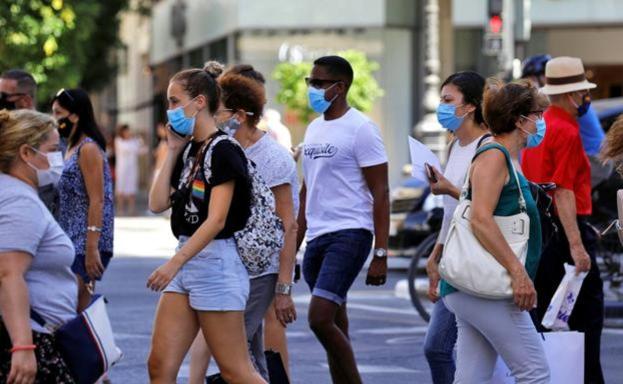El PSOE propone una compra masiva de mascarillas con el dinero del plan anti Covid de Amat