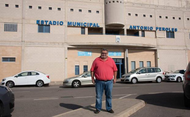 El PSOE saca 'tarjeta roja' a Rubí por su «desastrosa» gestión al frente del área de Deportes