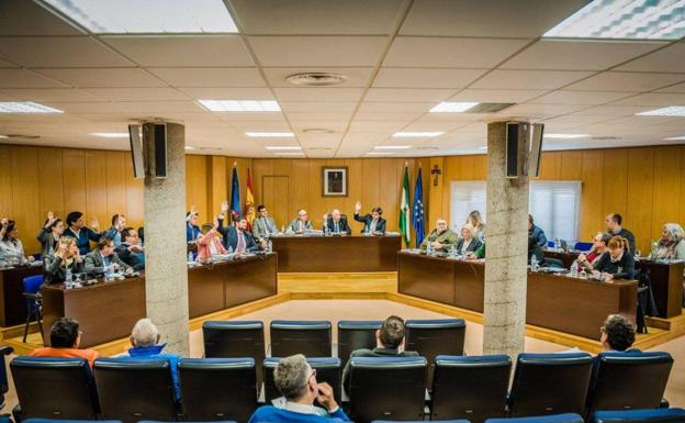 La oposición exige a Amat una Junta de Portavoces para hablar de la Covid-19