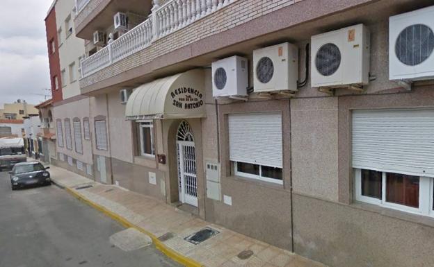 Investigan un posible brote de Covid en una residencia de Vícar