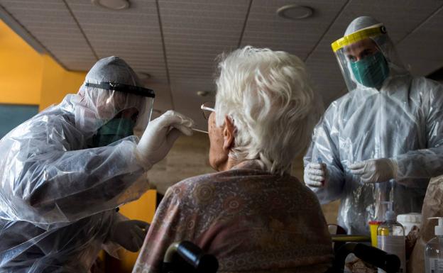 El brote de Vícar afecta a casi una veintena de personas, 14 de ellos ancianos de la residencia