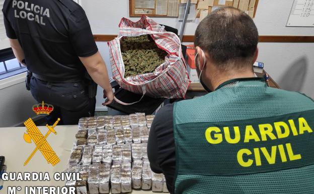 A prisión los cuatro responsables de un almacén de envasado y distribución de drogas en Vícar