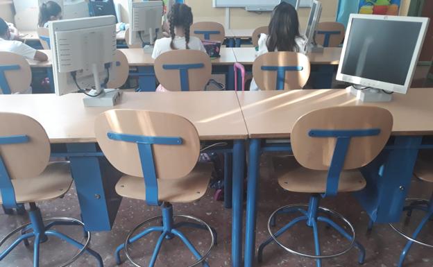 Unas 80 familias dejan «vacías» las aulas del CEIP Arco Iris ante «falta» de medidas de seguridad