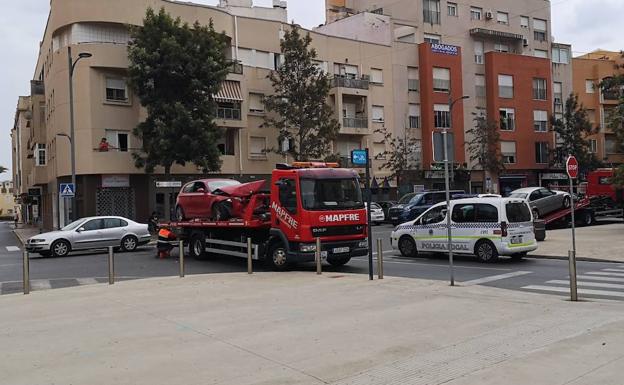 Un nuevo accidente enciende las quejas por la peligrosidad del cruce Reina Sofía-Juan Carlos I