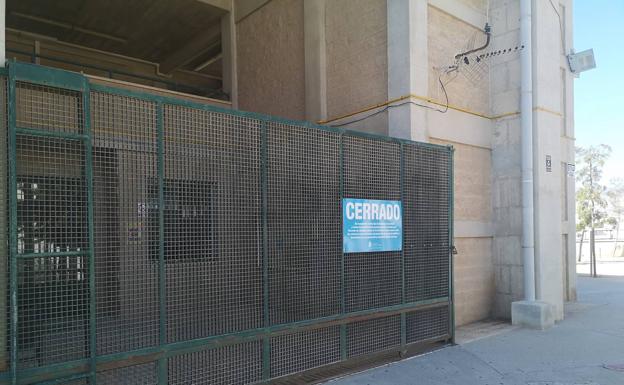 El PSOE cree que los problemas con la concesión están detrás del cierre de las instalaciones deportivas de Roquetas