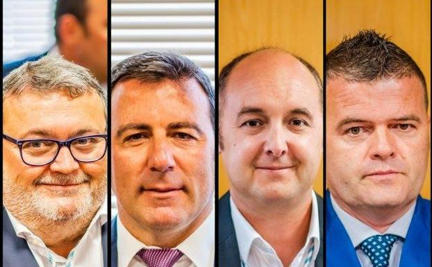 La oposición de Roquetas: «El único cobarde es Amat, que se esconde detrás del transfuguismo y usa a su familia»