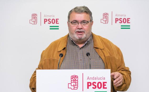 El PSOE critica el gasto y facilidades de la Copa de Triatlón mientras los equipos roqueteros se tienen que «exiliar»
