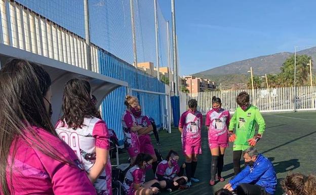 Bronca en Roquetas por la negativa de instalaciones para el fútbol femenino