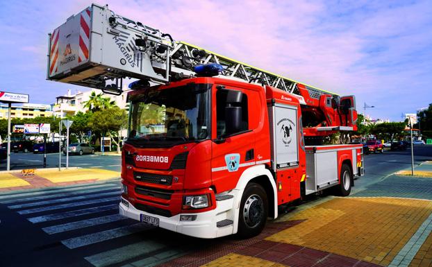Simulacros en la 'Urba' para estrenar un nuevo camión de bomberos