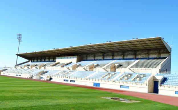 El IDAE subvencionará un nuevo sistema de alumbrado eficiente en el Estadio Peroles de Roquetas