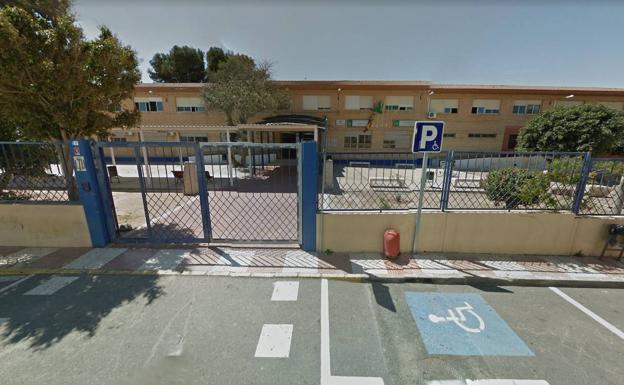 El PSOE critica que PP y Cs se opongan a pedir una Escuela de Idiomas en Aguadulce