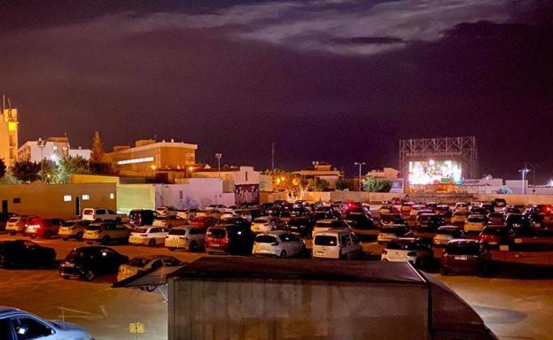 Vuelve el Autocine de Vícar con una programación navideña especial