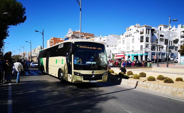 El retraso de las nuevas líneas del Poniente, otro obstáculo para el bus urbano de Roquetas