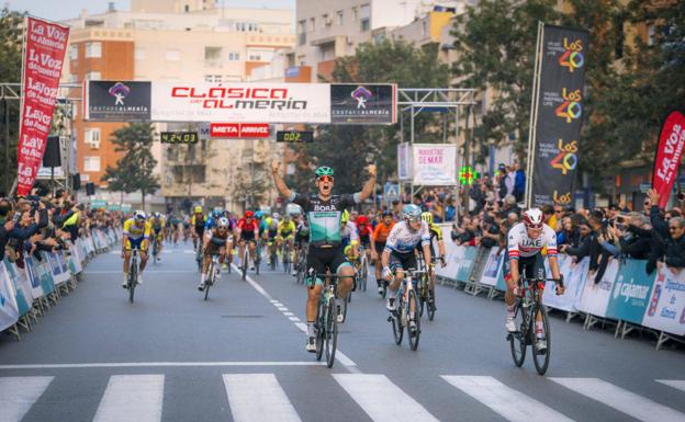 Roquetas aportará 42.350 euros para la organización de la XXXIV Clásica de Almería