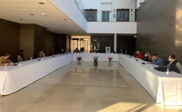 La Mojonera pasará a pagar una sexta parte de luz con la renovación de su alumbrado