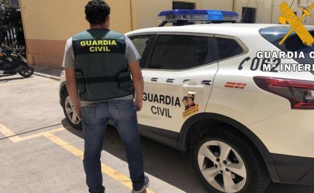 Detenido un menor como autor de hasta 15 delitos como robos y amenazas con arma de fuego en Roquetas